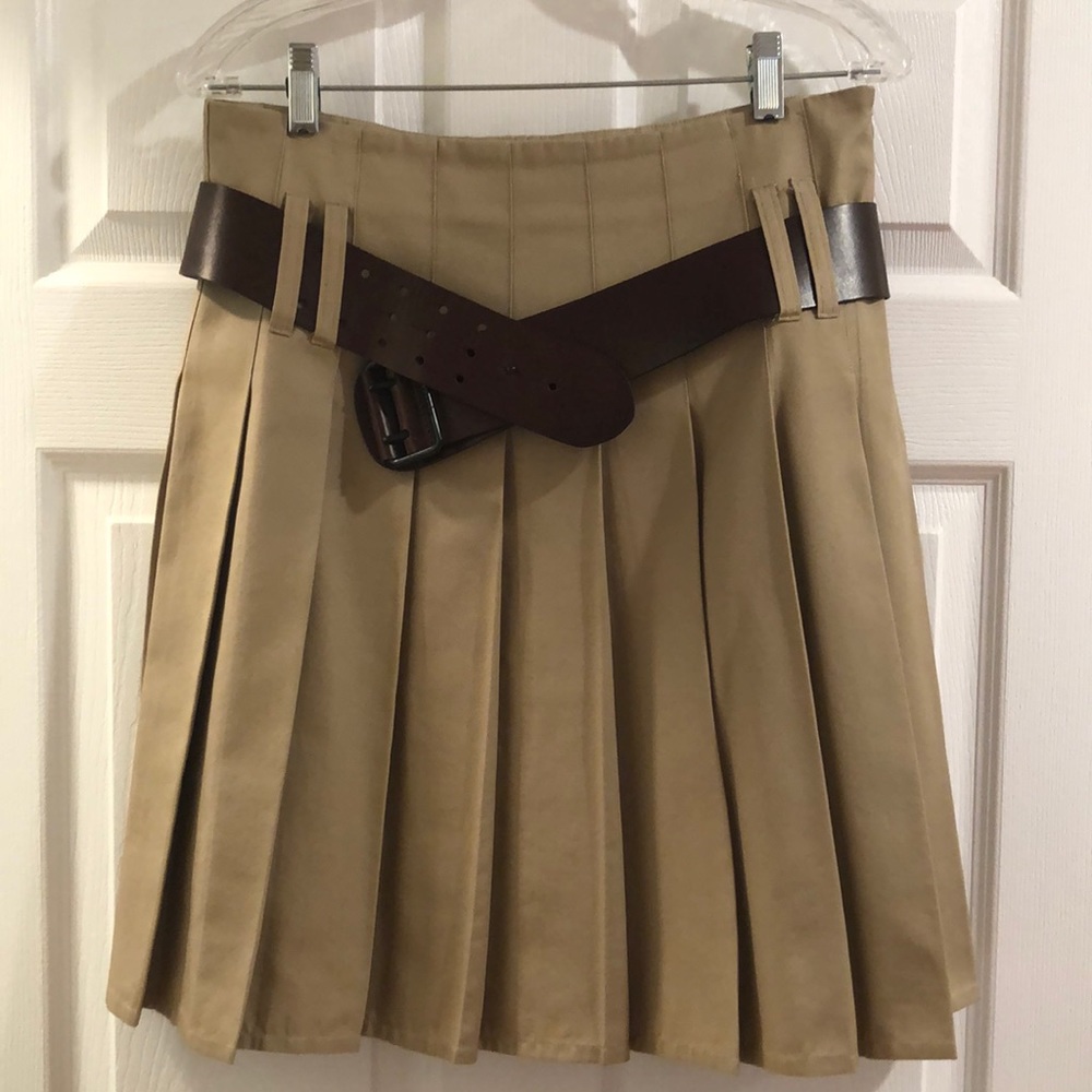 Burberry pleated skirt with belt